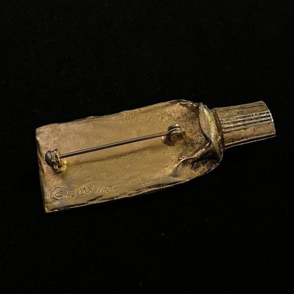Novelty Signed Brooch - Picture 2 of 4